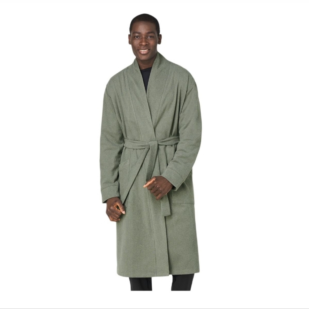 NWOT FWD Buttery Soft Robe